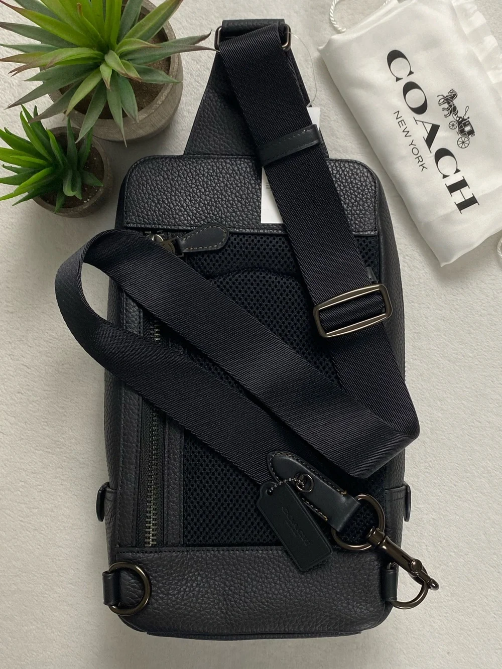 Coach Gotham Pack Shoulder/Crossbody Sling Bag | Black